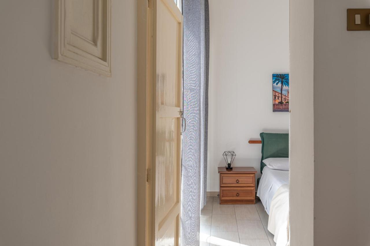 I Mori-Holiday Apartment Palerme Extérieur photo